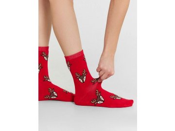 Носки женские красные с узором "оленята"