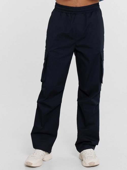 Брюки мужские карго в черном цвете, фото 3 из 6