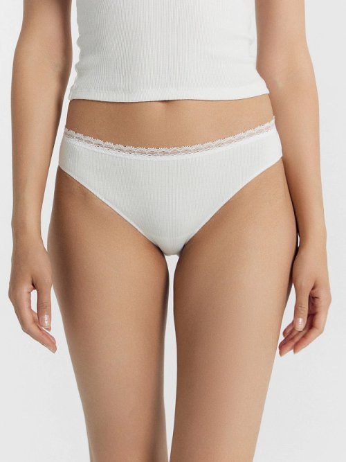 Трусы женские классические в белом цвете с кружевным поясом, фото 2 из 24