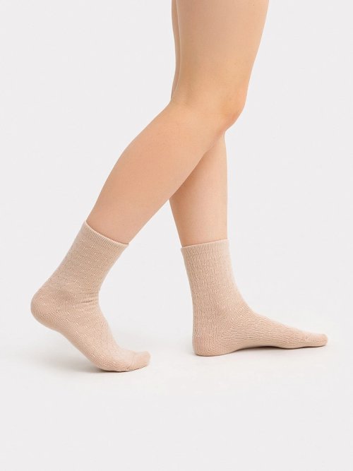 Носки женские шерстяные белые с текстурой объемных ромбиков, фото 1 из 4