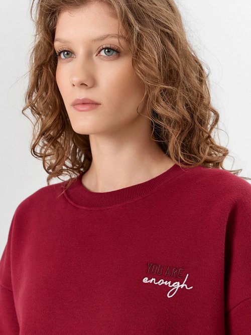 Свитшот женский бордовый с надписью "You are enough", фото 5 из 16