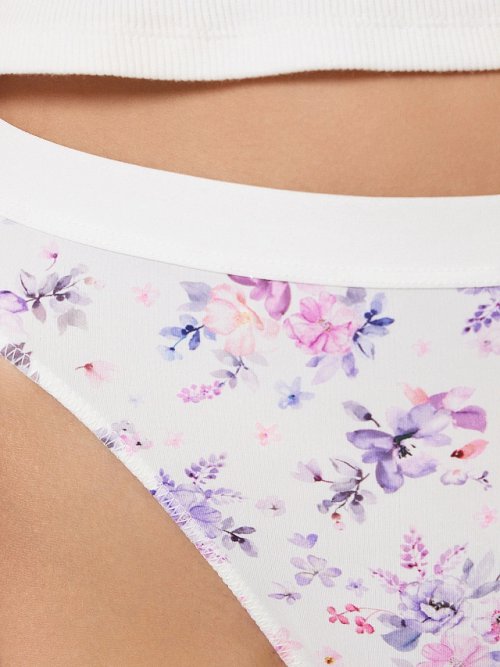 Трусы женские классические в молочно-бежевом цвете с цветами, фото 6 из 18