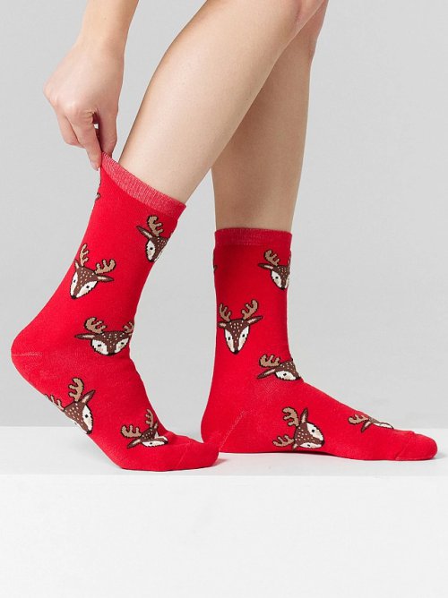 Носки женские красные с узором "оленята", фото 3 из 5