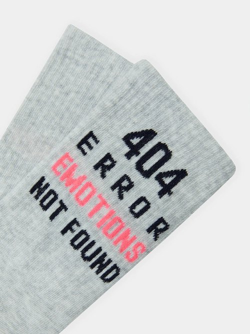 Носки женские светло-серые с рисунком в виде надписи "404 ERROR EMOTIONS NOT FOUND", фото 4 из 16