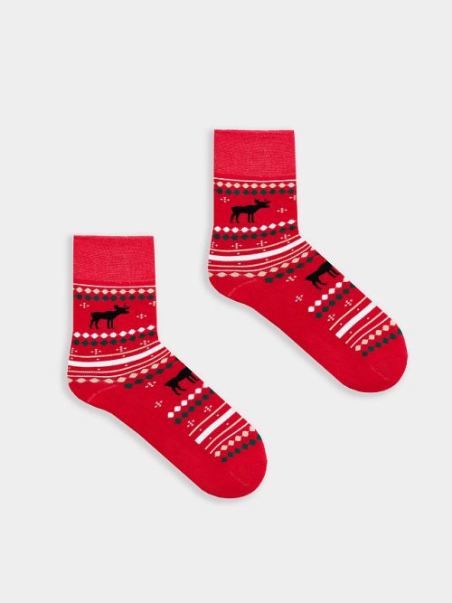 Носки мужские красные с узором в виде орнамента с лосями, фото 3 из 12