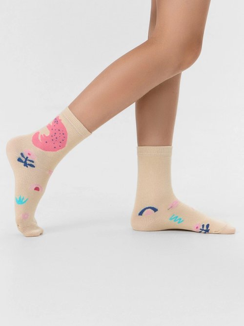 Носки детские бежевые с узором в виде котиков и цветочков, фото 1 из 24