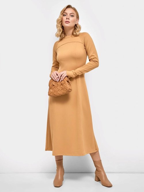 Прилегающее платье макси из интерлока бежевого цвета, фото 1 из 3