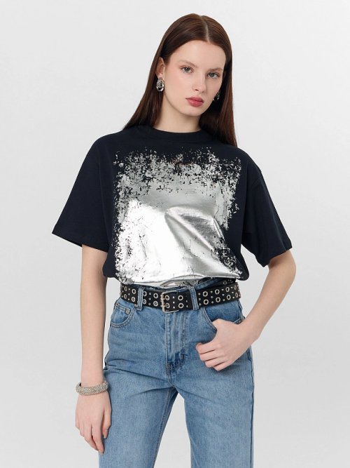 Футболка женская черная с серебристым принтом, фото 5 из 6