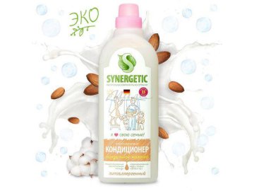 Кондиционер-ополаскиватель для белья SYNERGETIC миндальное молочко биоразлагаемый, 1 л