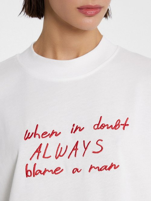 Футболка женская с вышивкой "When in doubt always blame a man", фото 4 из 33