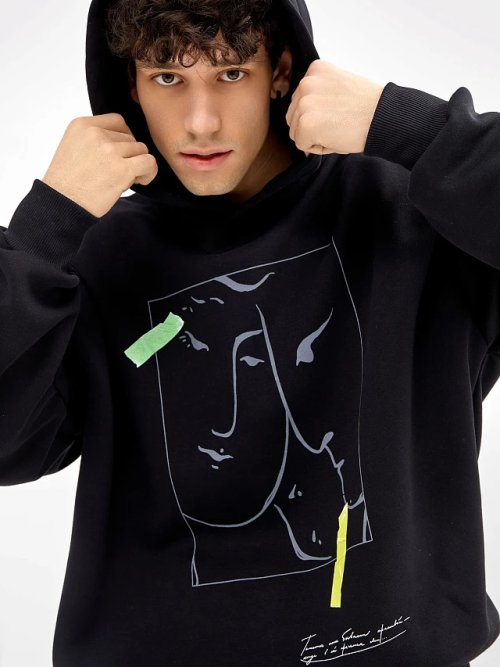 Худи мужское в черном цвете с принтом, фото 4 из 6