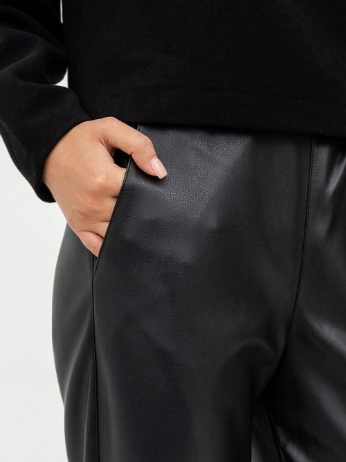 Свободные брюки из экокожи, фото 5 из 6