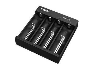 Зарядное устройство XTAR MC4S с USB кабелем