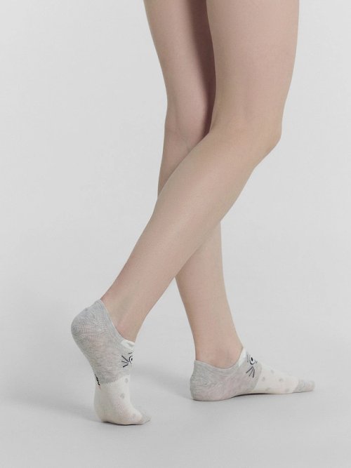 Носки женские мультипак (3 пары) светло-серые с рисунком в виде мордочки с 3D-ушками, фото 2 из 5