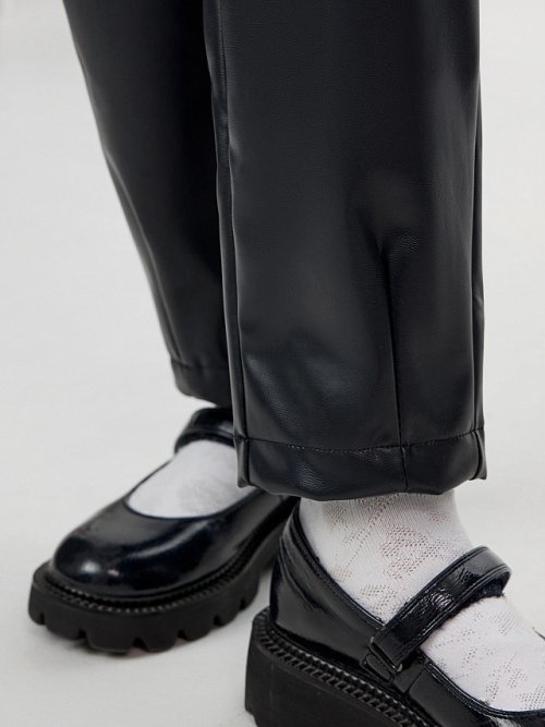 Брюки для девочек из экокожи в черном цвете, фото 5 из 6