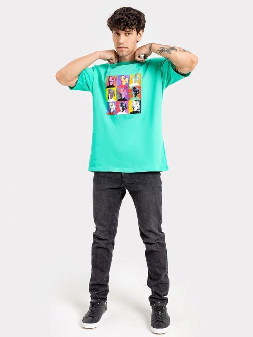 Футболка мужская в ментоловом оттенке с принтом-портретом, фото 3 из 4