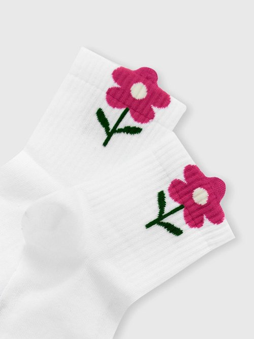 Носки женские белые с 3D элементом в виде цветочка на бортике, фото 4 из 12