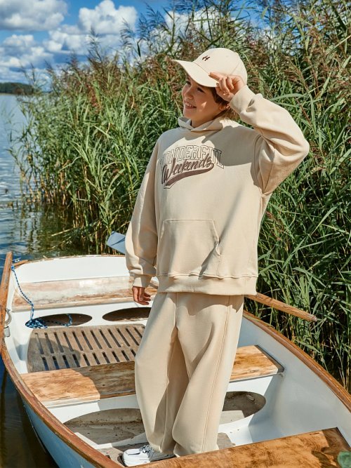 Худи для мальчиков бежевое с надписью "Wonderful weekends", фото 1 из 9