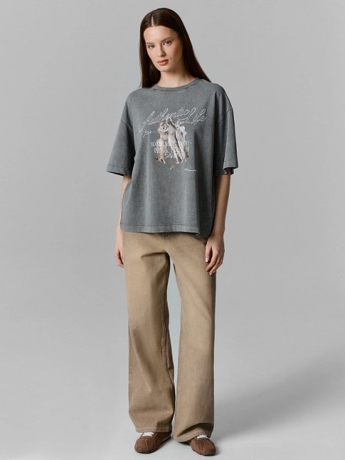 Футболка женская серая с художественным принтом оверсайз, фото 2 из 7