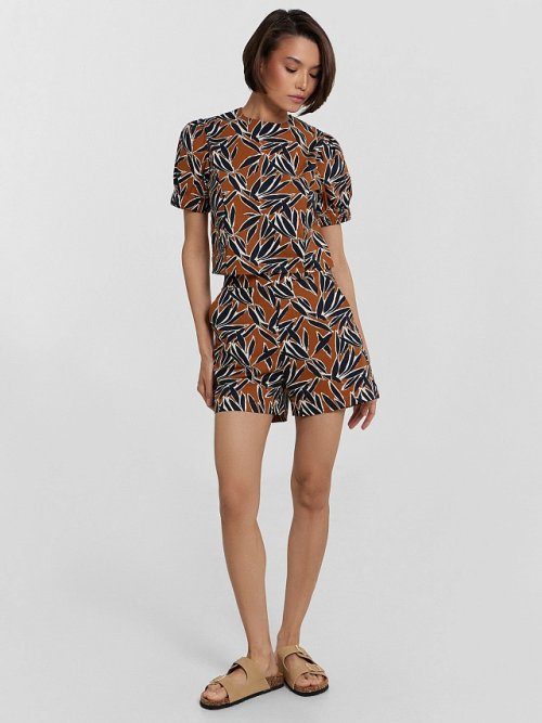 Шорты женские коричневые с принтом "листья", фото 3 из 5