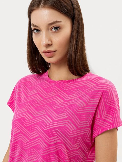 Футболка женская спортивная в розовом цвете с принтом, фото 4 из 4