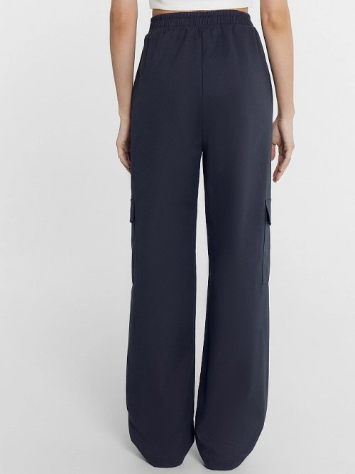 Брюки женские карго в графитово-сером цвете, фото 4 из 7