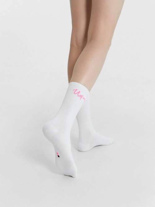 Носки женские белые с рисунком в виде надписи "Царица", фото 2 из 4