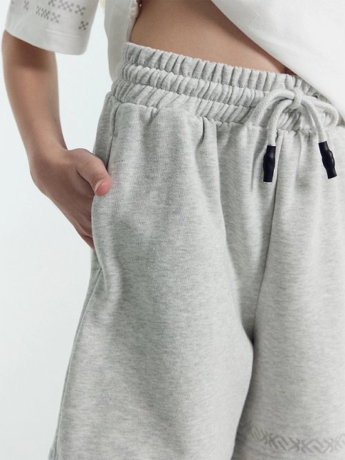 Шорты для девочек серые с печатью, фото 5 из 6