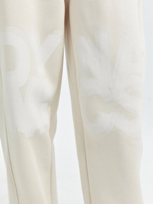 Брюки женские бананы в бежевом цвете с печатью, фото 8 из 8