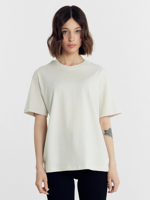 Футболка женская в бежевом цвете, фото 1 из 6