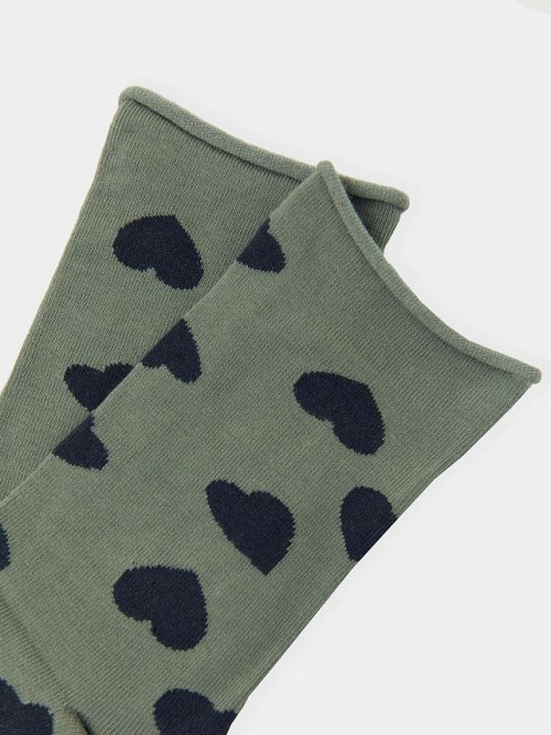 Носки женские оливково-зеленые с рисунком в виде крупных сердечек, фото 4 из 4