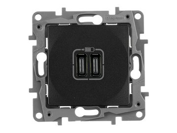Розетка Legrand Etika 672635