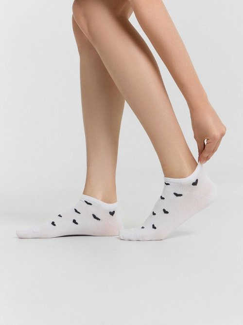 Носки женские белые в сердечки, фото 1 из 6
