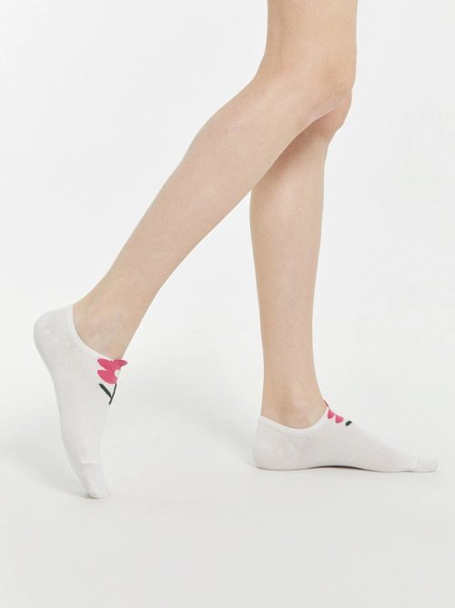 Носки женские белые с рисунком в виде цветов и 3-d рисунком на борту, фото 1 из 4