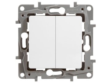 Выключатель Legrand Etika 672202 (белый) на акции в магазинах Ома