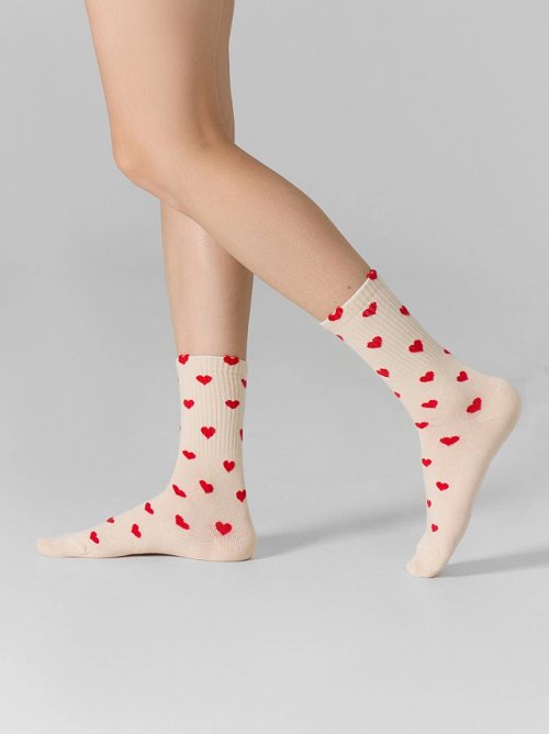 Носки женские бежевые с сердечками, фото 3 из 7